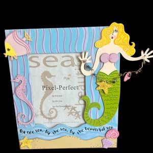Pixel Perfect Mermaid Picture Frame 4x6 Ocean Tropical Fish Seahorse Shell Decor